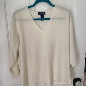 Chic Cream V-Neck Sweater